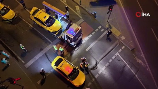Beyoğlu’nda 8 araçlı zincirleme kaza: 5 kişi yaralandı