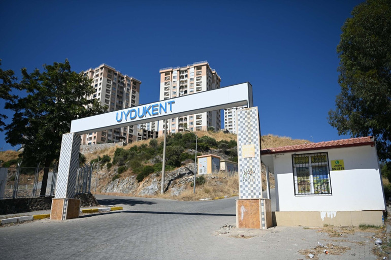 Evlerine izinsiz yerleşenleri uyarınca dehşeti yaşadılar: Anne ve 2 çocuğunu bıçaklayan baba-oğul tutuklandı