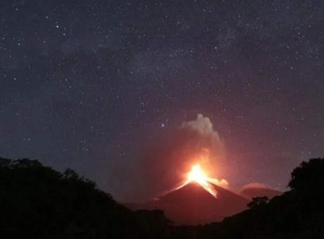 Fuego Yanardağı yeniden faaliyete geçti! Bölgede tahliyeler başladı
