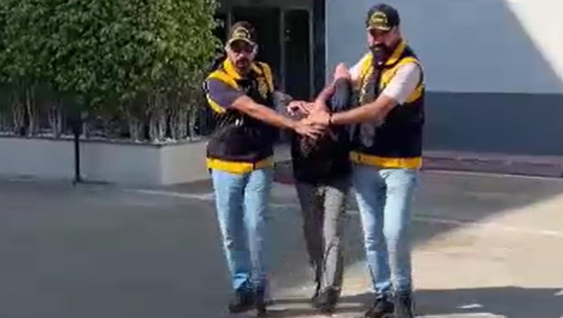 317 suçtan aranan firari hükümlü evden hiç çıkmıyordu! Polisin operasyonuyla yakalandı