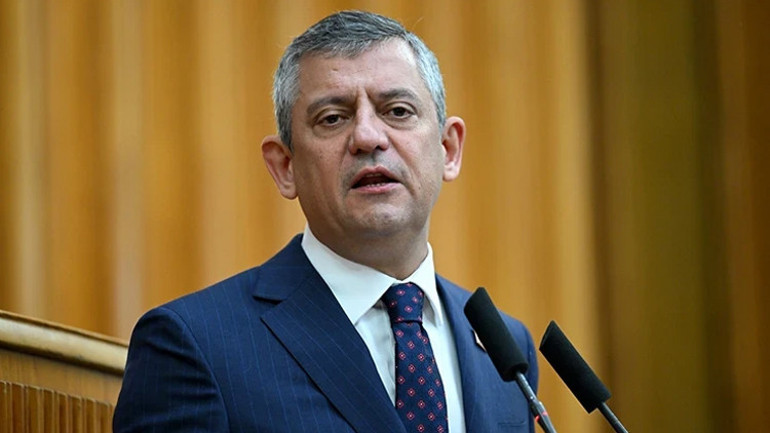 AK Partili Çelikten Özele: Siyasi ilkesizliği parti programı haline getirdiniz