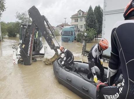 Bakan Çiftçi’den Sakarya’daki selde mahsur kalan 4 kişinin kurtarılmasına ilişkin açıklama