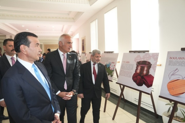 Bakan Ersoy, Özbekistan’ın bağımsızlığının 35. yıl dönümünde Taşkent’te
