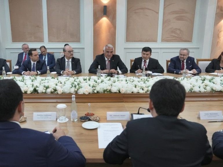 Bakan Ersoy, Özbekistan’ın bağımsızlığının 35. yıl dönümünde Taşkent’te