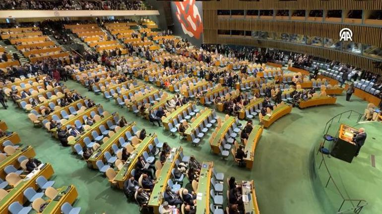 BM'de dev protesto! Tutuklanma emri olan Netanyahu boş salona konuştu 3 BM'de dev protesto! Tutuklanma emri olan Netanyahu boş salona konuştu