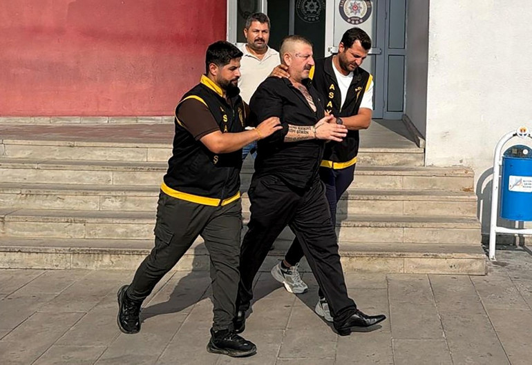Cinayet dedektifleri izini sürerken o fenomen olma hayali kuruyordu