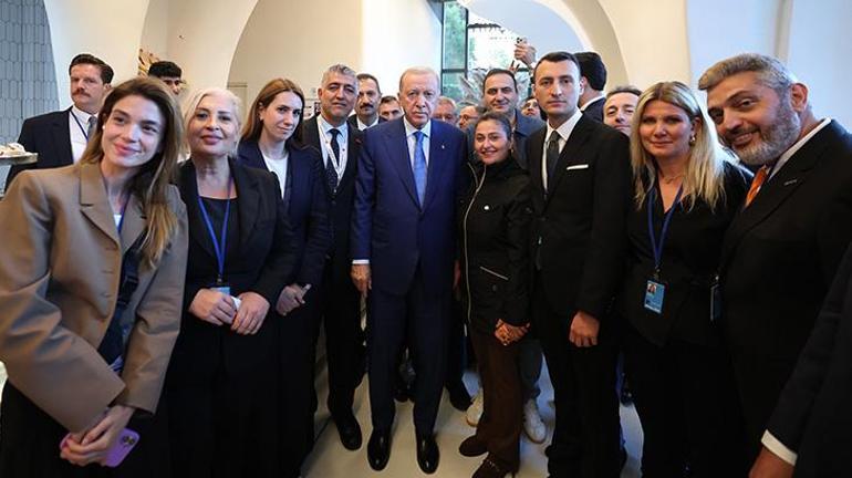 Cumhurbaşkanı Erdoğan New York'ta uğradığı kafede vatandaşlarla sohbet etti