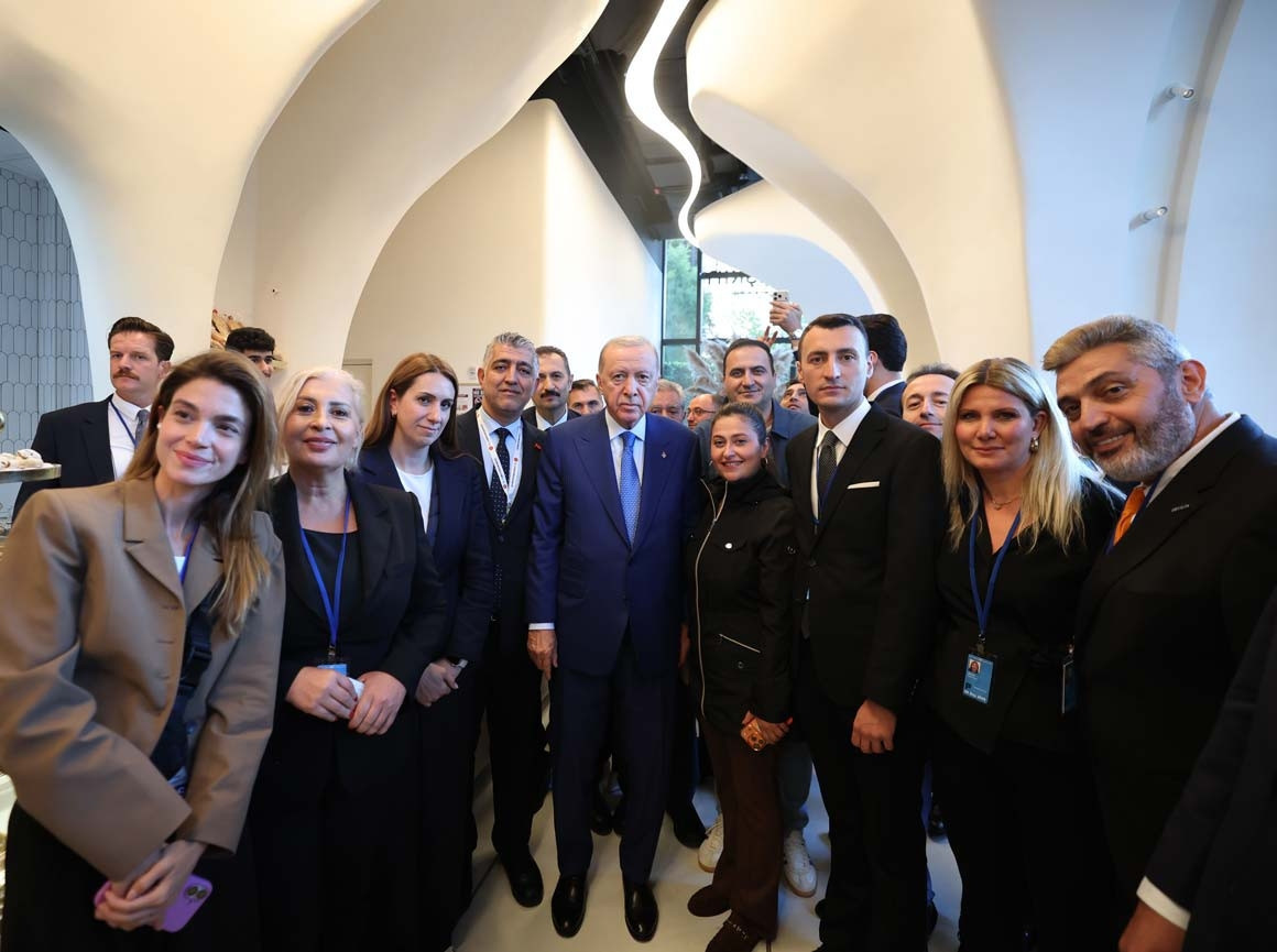 Cumhurbaşkanı Erdoğan, New York'ta vatandaşlarla bir araya geldi 2 Cumhurbaşkanı Erdoğan, New York'ta vatandaşlarla bir araya geldi
