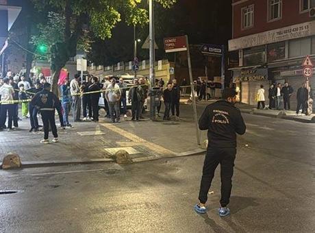 Esenler’de hareketli anlar! Bıçakla polislerin üzerine yürüyen şüpheli etkisiz hale getirildi