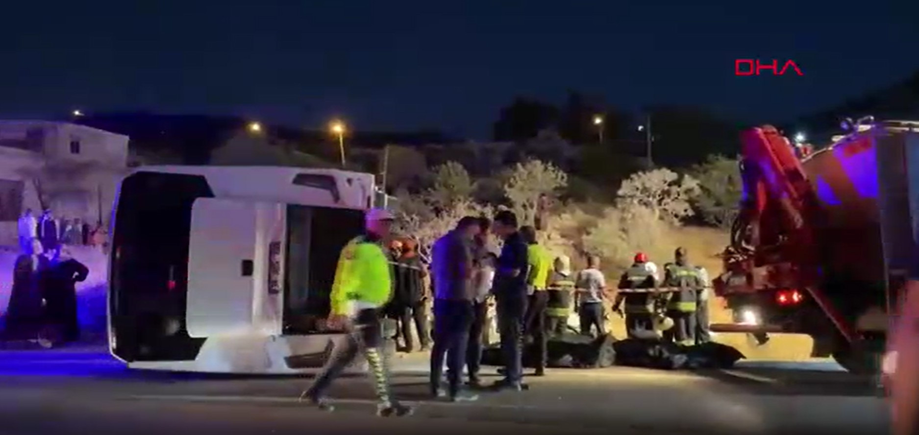 Gaziantep’te yolcu otobüsü kaza yaptı! Ölü ve yaralılar var 2 Gaziantep’te yolcu otobüsü kaza yaptı! Ölü ve yaralılar var