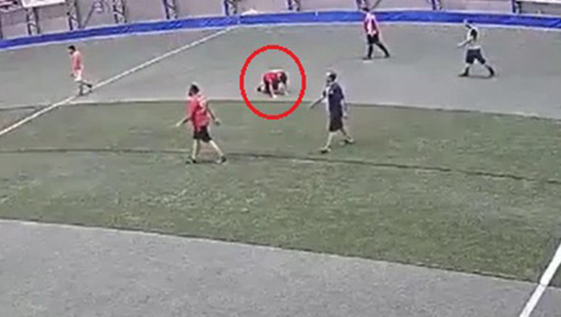 Halı sahada kalp krizi: Sağlık çalışanı hayatını kaybetti