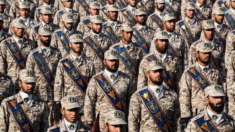 İran’ın 'gizli sahibi': Devrim Muhafızları! Tahran'ın 'demir yumruğu' nasıl ayakta kalıyor? 3 İran’ın 'gizli sahibi': Devrim Muhafızları! Tahran'ın 'demir yumruğu' nasıl ayakta kalıyor?