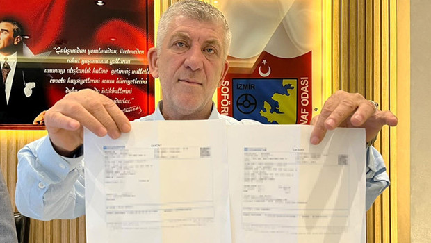 İzmir’de 920 lira beklerken hesabında 920 bin lira gören taksici, parayı iade etti