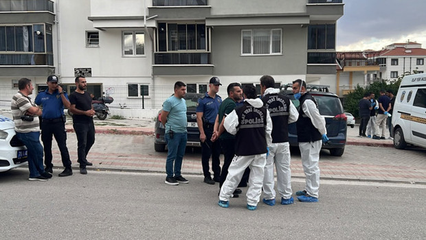 Karaman’da kan donduran olay: Boşanma aşamasındaki çift, evlerinde ölü bulundu! Ekipler ‘Siyanür var, girmeyin’ notuyla karşılaştı