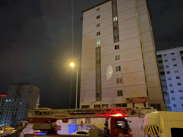 Kayseri’de 10 katlı binada yangın paniği