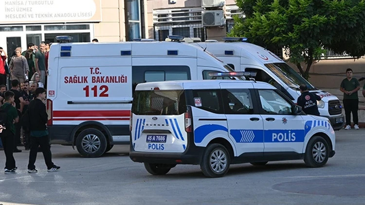 Manisa'daki okul saldırısıyla ilgili önemli gelişme: Anne ve babası dahil 7 şüpheli tutuklandı 2 Manisa'daki okul saldırısıyla ilgili önemli gelişme: Anne ve babası dahil 7 şüpheli tutuklandı