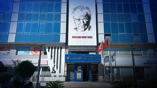 Menderes Belediyesi’ne ikinci dalga operasyon: Eski başkanvekili Erkan Özkan dahil 9 kişi gözaltına alındı