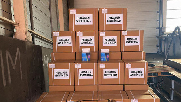 Mersin’de 3 ayrı operasyonda 1 ton 716 kilo 500 gram pregabalin ele geçirildi