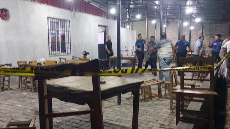 Mersin'de kahvehaneye silahlı saldırı! Ölü ve yaralılar var
