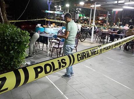 Yer: Manisa! Husumetlilerine ateş açtı, başkasını yaraladı 2 Yer: Manisa! Husumetlilerine ateş açtı, başkasını yaraladı