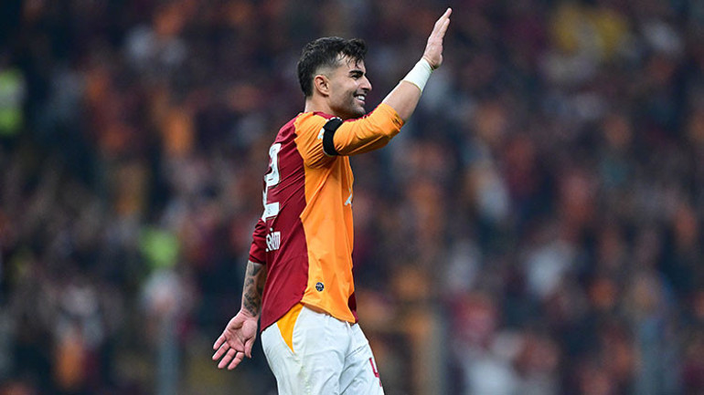 Abdülkerim Bardakcıdan tarihi gol Galatasaray efsanesini geride bıraktı