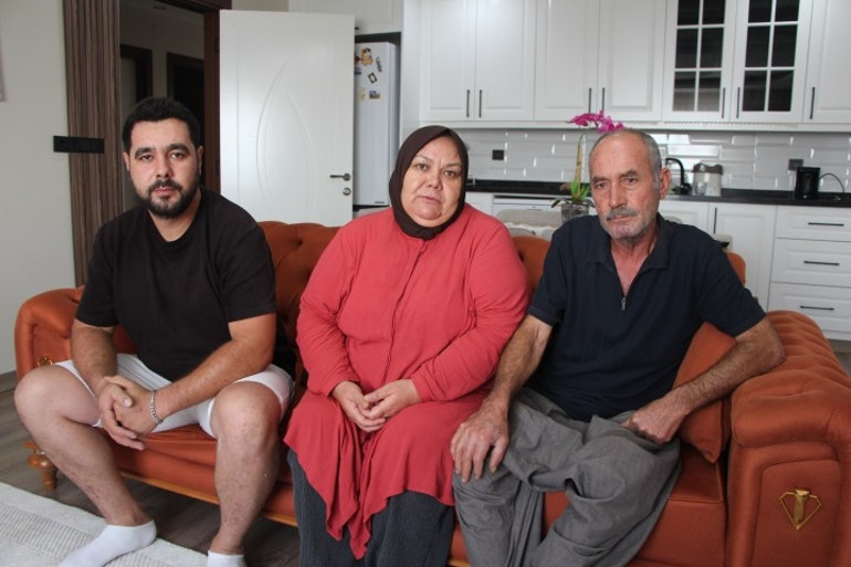 Adanada çocuk gürültüsü kavgası kana bulandı: Zincirli, keserli saldırı kamerada