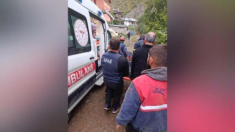 Artvin'de feci kaza: Otomobil uçuruma yuvarlandı! Sürücü Kemal Çevik hayatını kaybetti