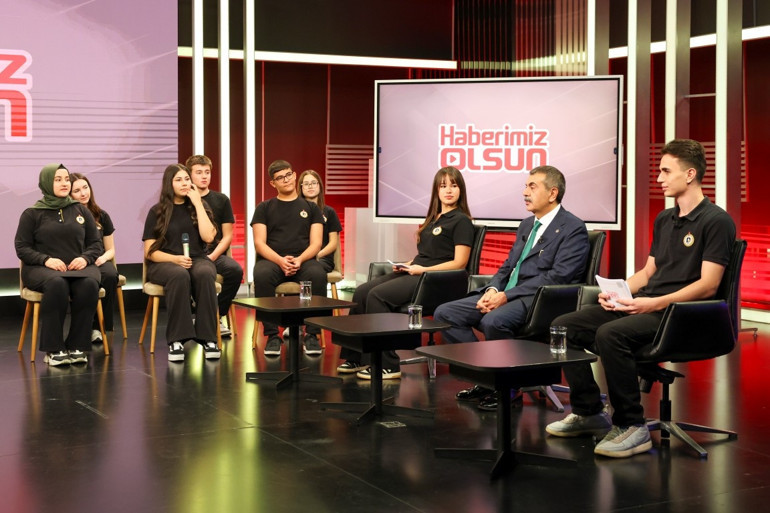 Bakan Tekin, Demirören Medya Lisesini ziyaret etti | Bu projeyi çok önemsiyoruz