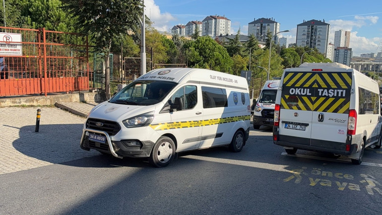 Başakşehirde ortaokulda bıçaklı saldırı: Yaralı öğrenciler var