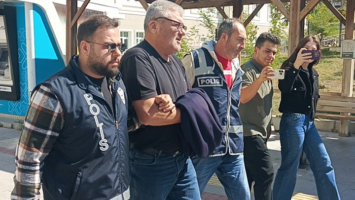 Burdur'da yerel internet haber sitesinin sahibi ‘yanıltıcı bilgiyi yayma’ suçundan tutuklandı 2 Burdur'da yerel internet haber sitesinin sahibi ‘yanıltıcı bilgiyi yayma’ suçundan tutuklandı
