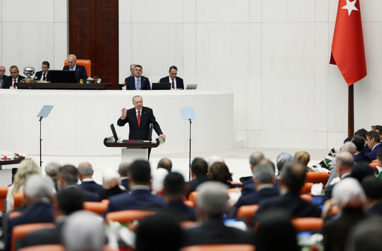 Cumhurbaşkanı Erdoğandan fon soruşturmasıyla ilgili açıklama: Kimsenin hakkını kimseye yedirmeyiz