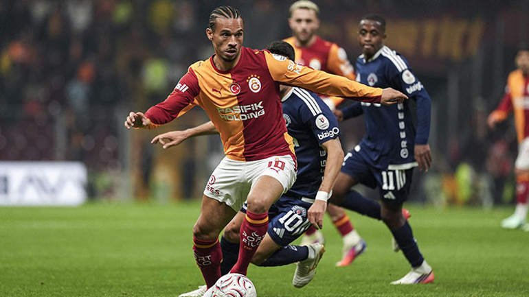 Galatasaray-Kasımpaşa maçını ve TFFyi yazdılar: Osimhen, tüketti Utanma duygumuzu kaybettik, hükümsüzdür