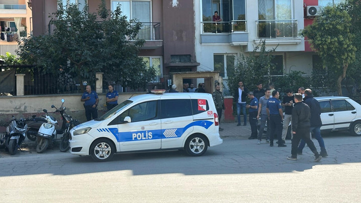 İzmir'de bıçakla boğazından yaralanan kişi hayatını kaybetti! Eşi gözaltında