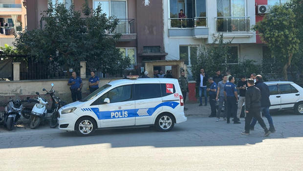 İzmir'de bıçakla boğazından yaralanan kişi hayatını kaybetti! Eşi gözaltında