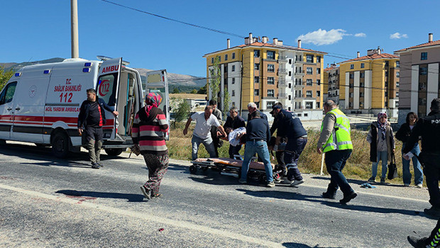 Kütahya’da feci kaza: Otomobille çarpışan motosikletin sürücüsü hayatını kaybetti