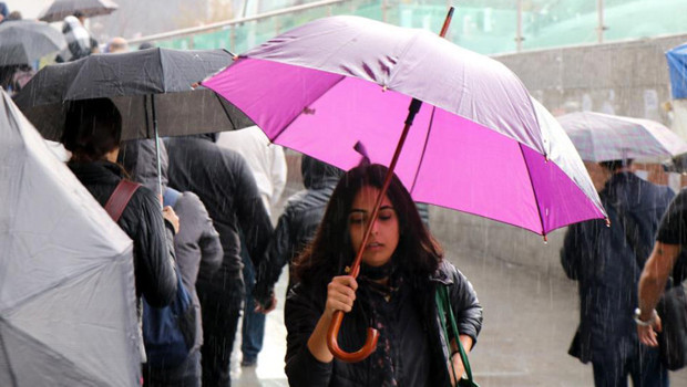 Meteoroloji 3 ili uyardı: Kuvvetli yağış geliyor… Dolu yağışı, fırtına ve sel riskine dikkat