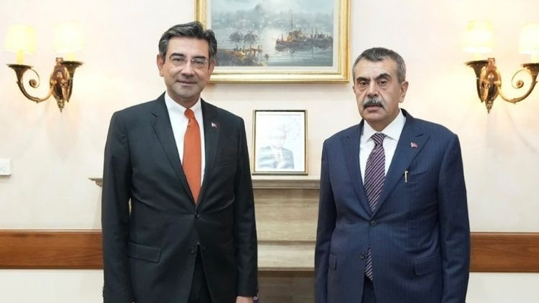 Milli Eğitim Bakanı Tekin, Tifliste Gürcistan Başbakanı Kobakhidze ile bir araya geldi