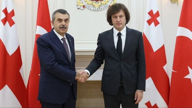 Milli Eğitim Bakanı Tekin, Tiflis'te Gürcistan Başbakanı Kobakhidze ile bir araya geldi