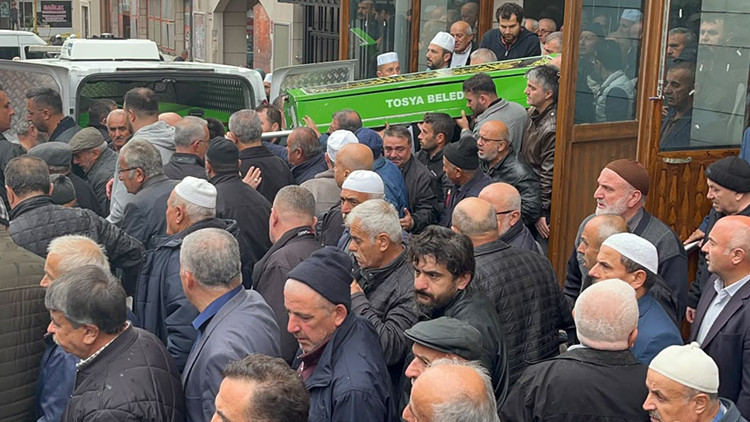 Öldürülen köy imamı, son yolculuğuna uğurlandı 2 Öldürülen köy imamı, son yolculuğuna uğurlandı