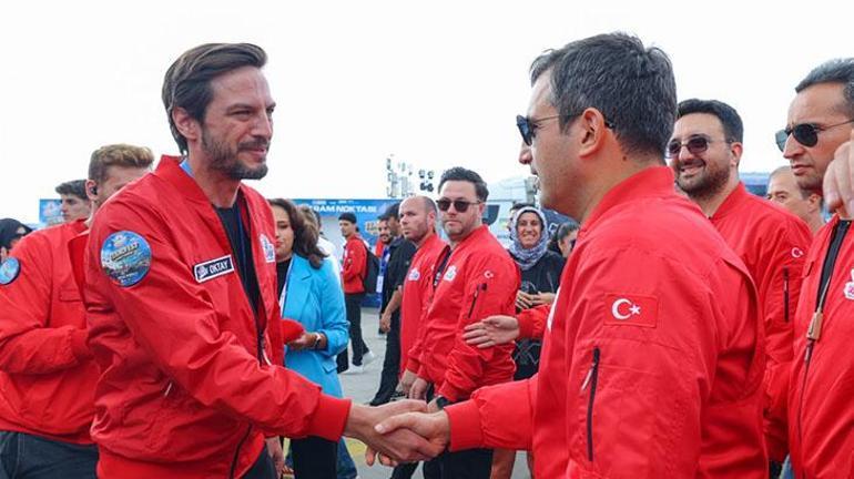 Şanlıurfa'da TEKNOFEST coşkusu! Selçuk Bayraktar Demirören Medya standını ziyaret etti 3 Şanlıurfa'da TEKNOFEST coşkusu! Selçuk Bayraktar Demirören Medya standını ziyaret etti