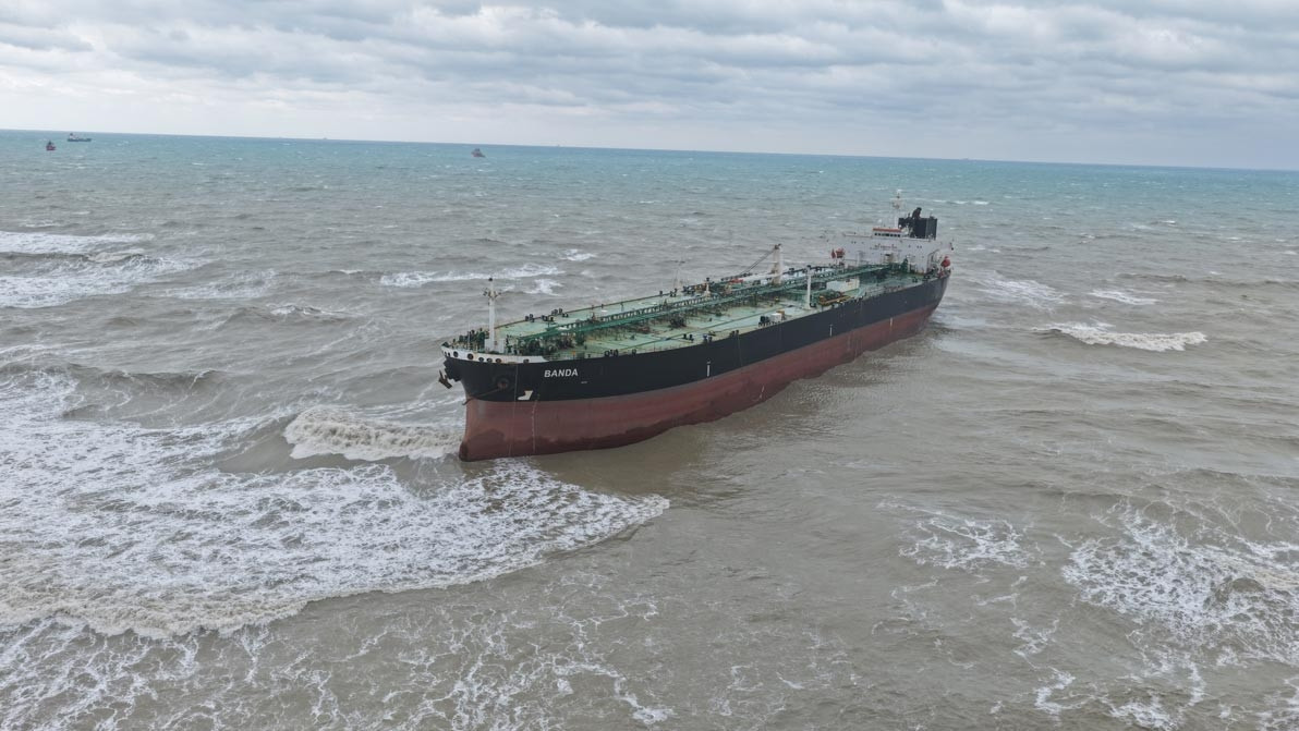 Sarıyer’de sürüklenen tanker havadan görüntülendi