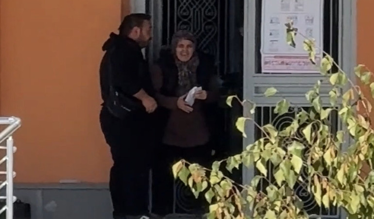 Sivas’ta sınava geç kalan kadın aday okul bahçesini birbirine kattı: Bu benim son şansımdı