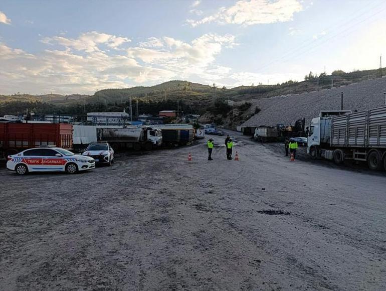 Soma'da 5 kişinin öldüğü maden ocağındaki göçükle ilgili 9 şüpheli tutuklandı 4 Soma'da 5 kişinin öldüğü maden ocağındaki göçükle ilgili 9 şüpheli tutuklandı