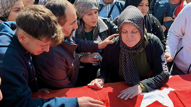 Soma'da maden ocağında göçük: İsa Olcay gözyaşları içinde son yolculuğuna uğurlandı