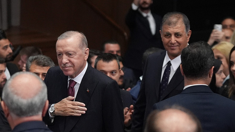 Son dakika... İzmir Büyükşehir Belediye Başkanı Cemil Tugay, AK Partiye katıldı | İzmiri yeniden inşa etmek üzere yola çıkıyoruz
