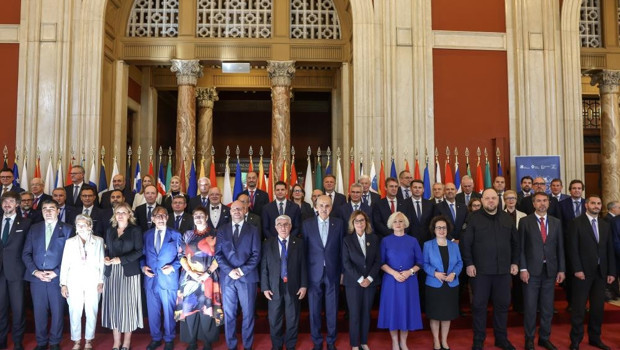 TBMM Başkanı Kurtulmuş, Roma’da çeşitli ülkelerin parlamento başkanlarıyla aile fotoğrafı çekildii
