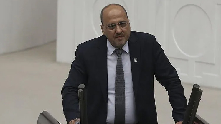 TİP Milletvekili Ahmet Şık, Eskişehir'de rahatsızlanarak hastaneye kaldırıldı